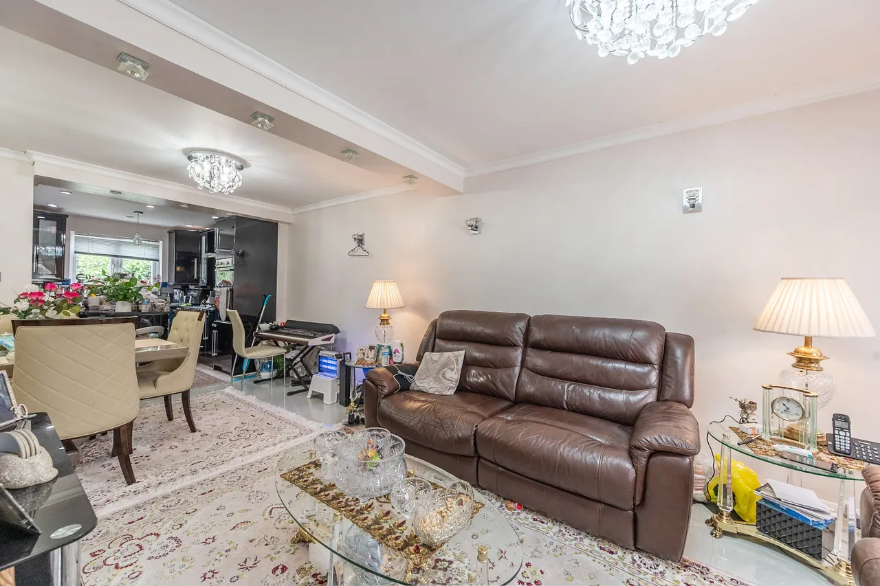 Ruislip, HA4, photo 2