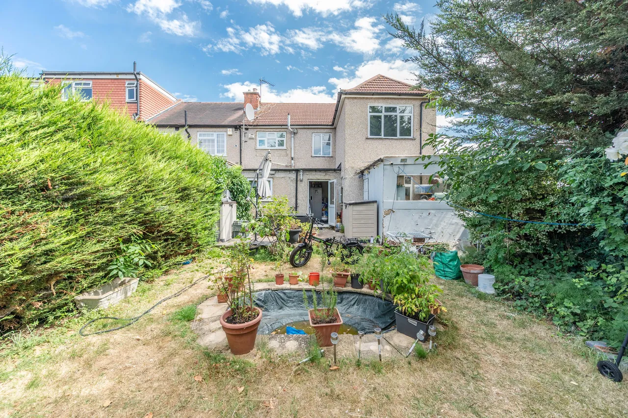 Ruislip, HA4, photo 8