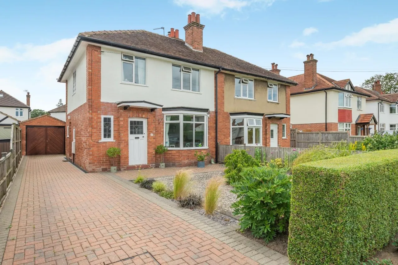 3 bed house for sale — St. Helens Road, Harrogate