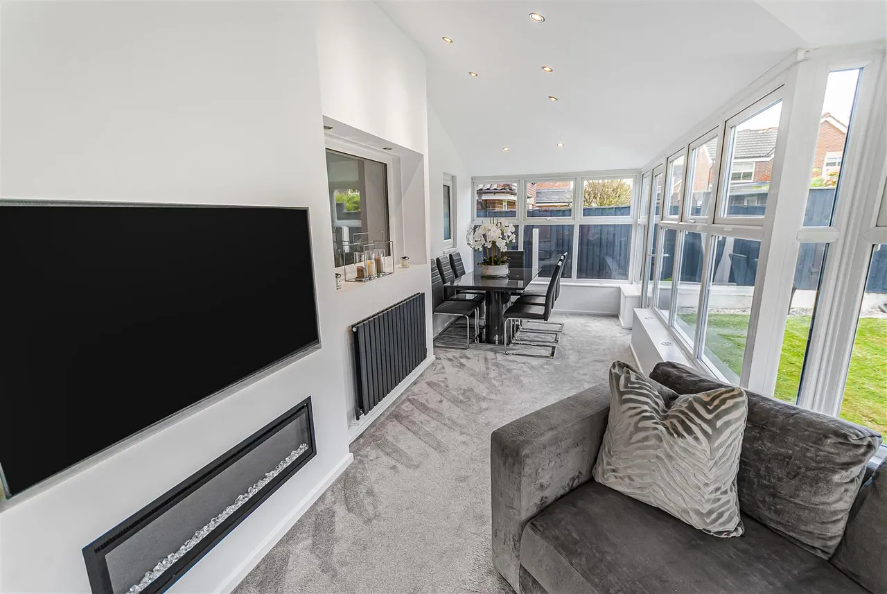 Reedley Drive, Ellenbrook, Worsley, Salford, M28 7XR, photo 4