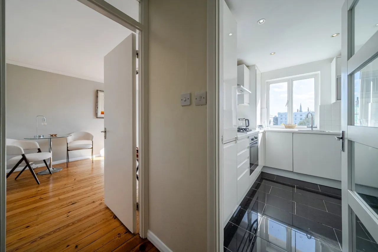 Grafton Square, Clapham, SW4, photo 9