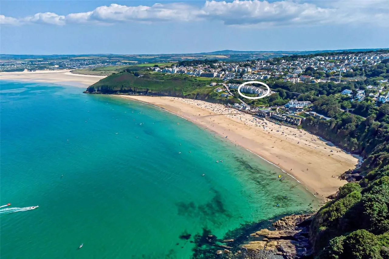 3 bed flat for sale — Carbis Beach Apartments, Carbis Bay, St. Ives, Cornwall, TR26 2JL