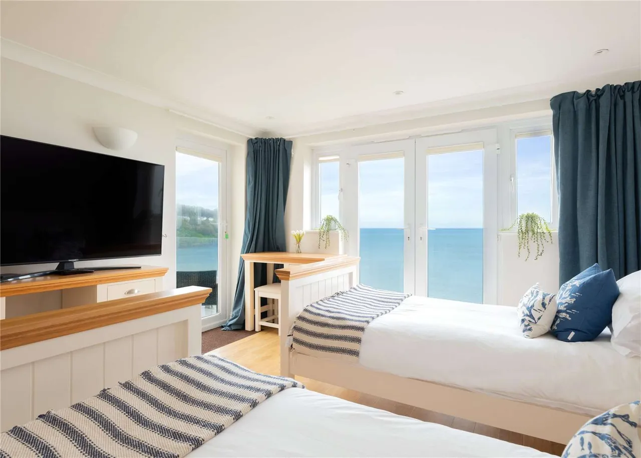 Carbis Beach Apartments, Carbis Bay, St. Ives, Cornwall, TR26 2JL, photo 11