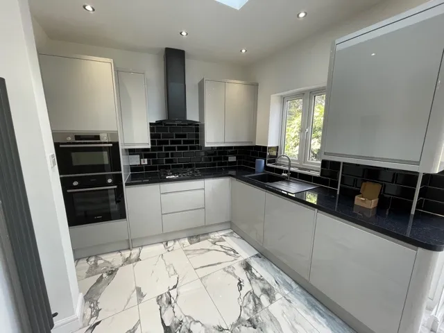 3 bed house to rent, Rom Crescent, Romford, RM7