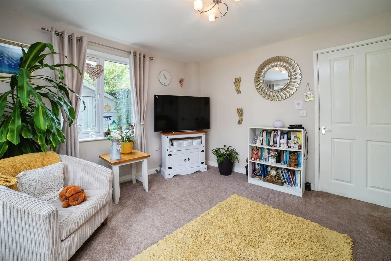 Church Drive, Shirebrook, NG20, photo 6