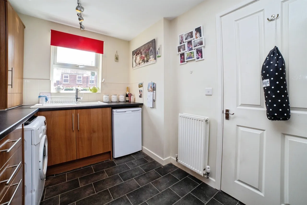 Church Drive, Shirebrook, NG20, photo 5