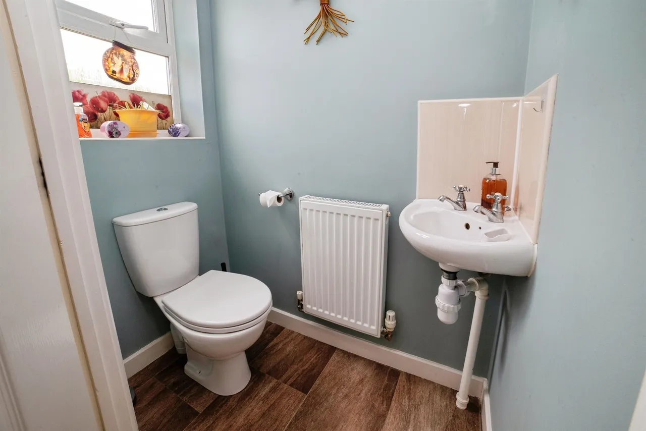 Church Drive, Shirebrook, NG20, photo 9