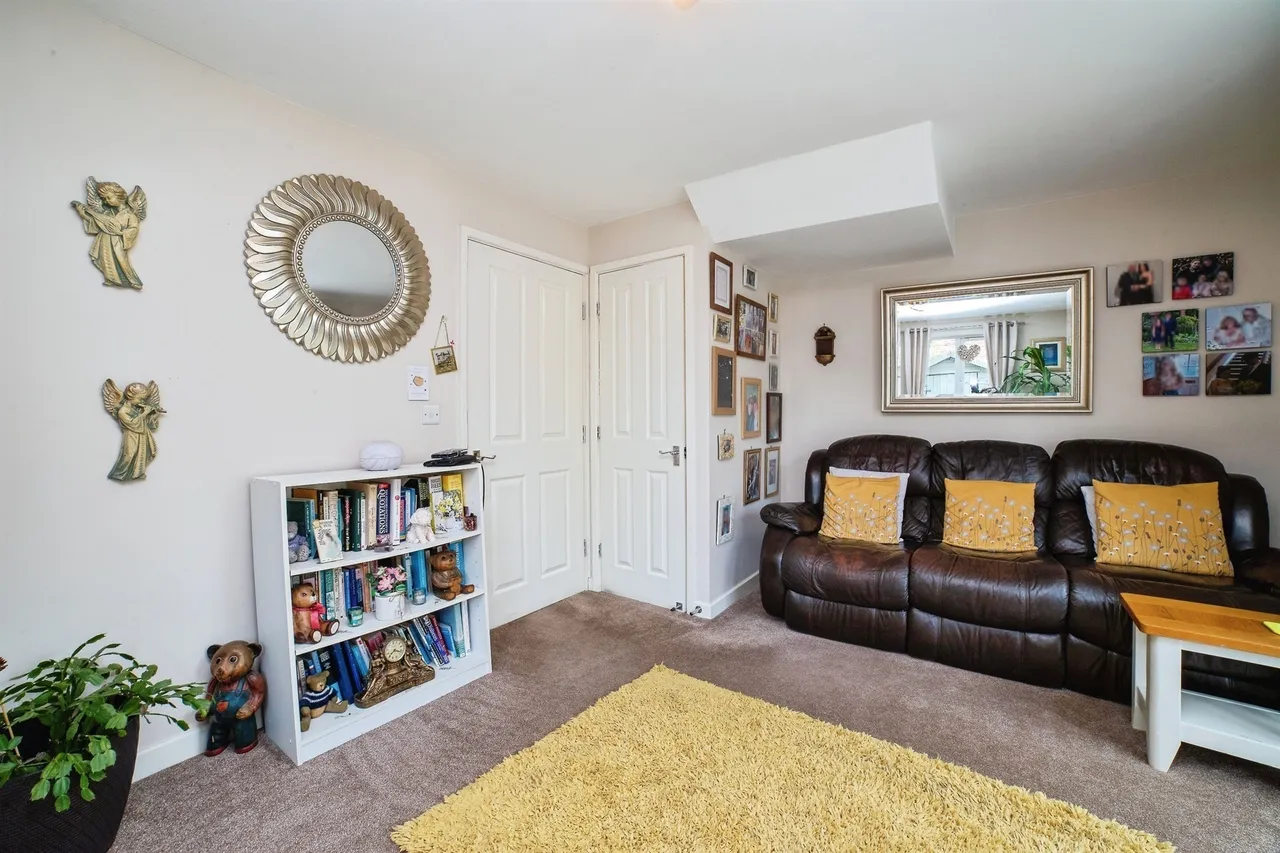 Church Drive, Shirebrook, NG20, photo 7
