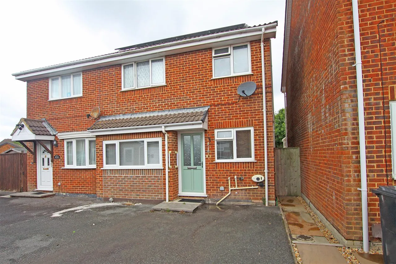 3 bed house for sale — Hatfield Gardens, Bournemouth