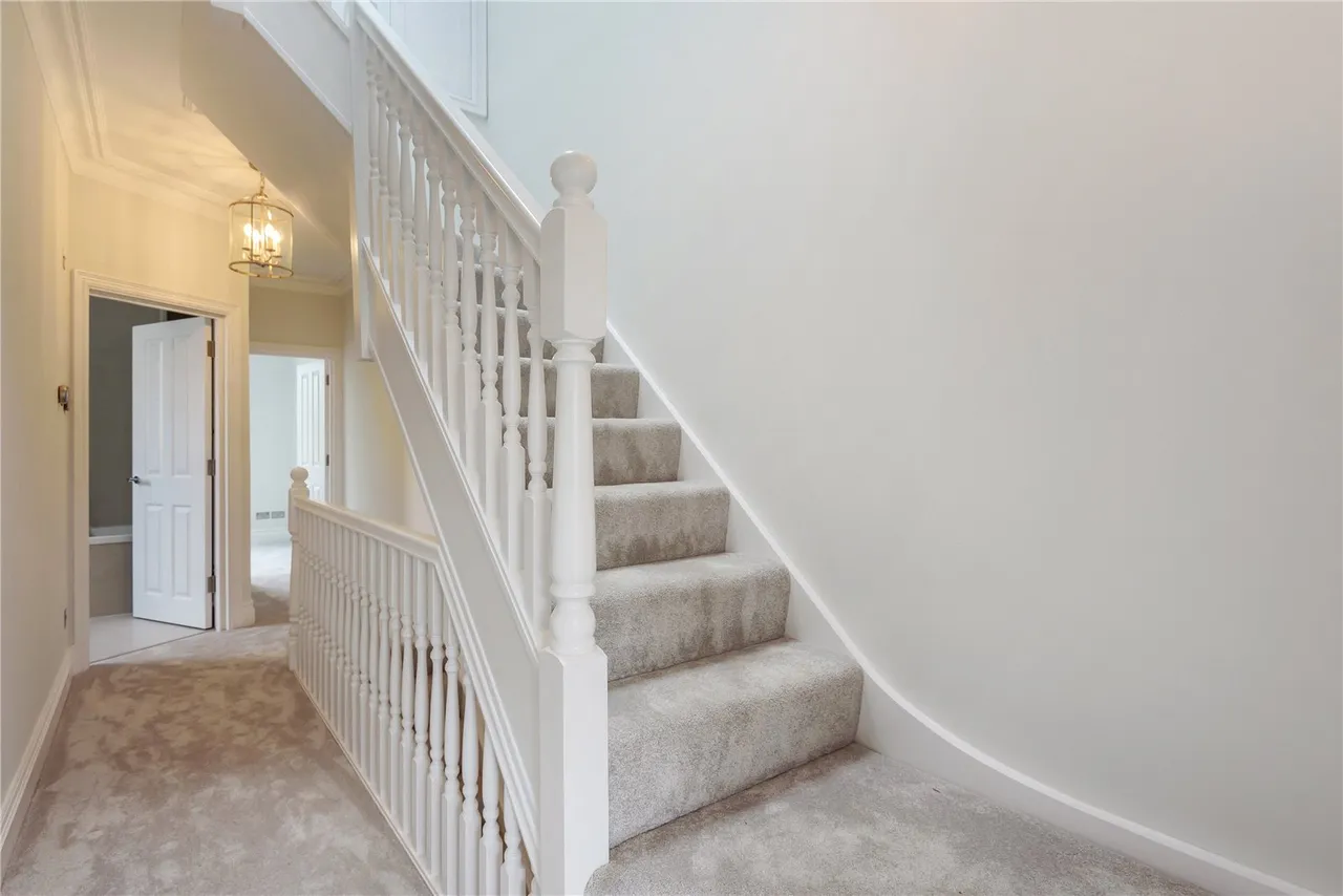 Tudor Road, Hampton, TW12 2NF, photo 12