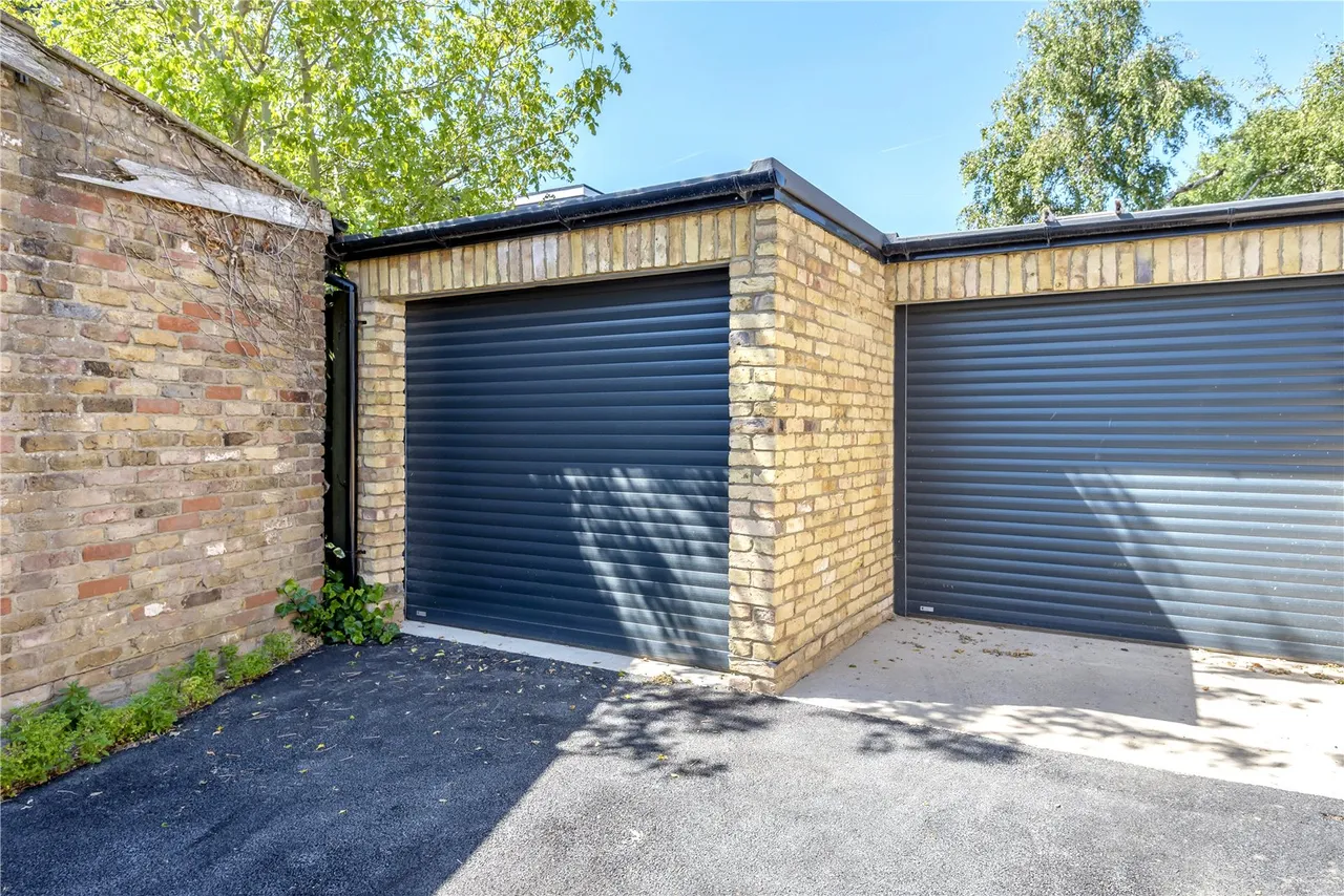 Tudor Road, Hampton, TW12 2NF, photo 18
