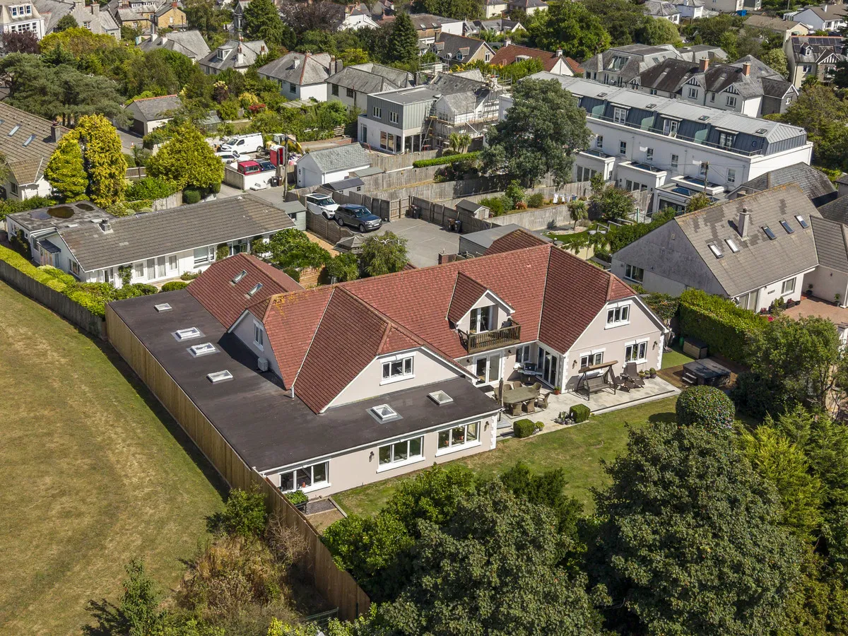 Substantial contemporary residence offering exceptional privacy & lifestyle, Truro, photo 38