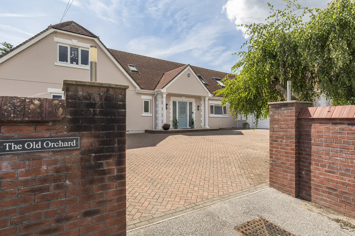 Substantial contemporary residence offering exceptional privacy & lifestyle, Truro, photo 3