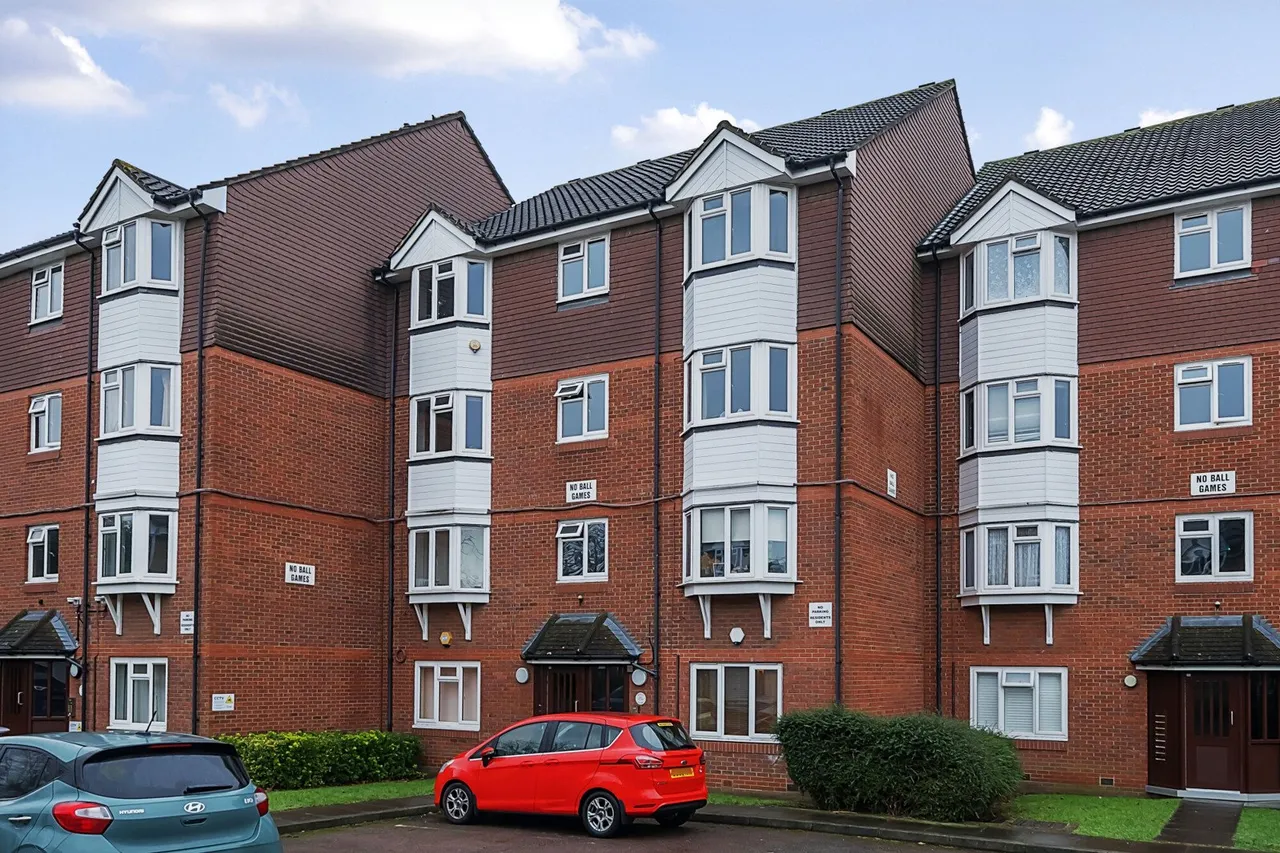 Weald Close, SE16, photo 3