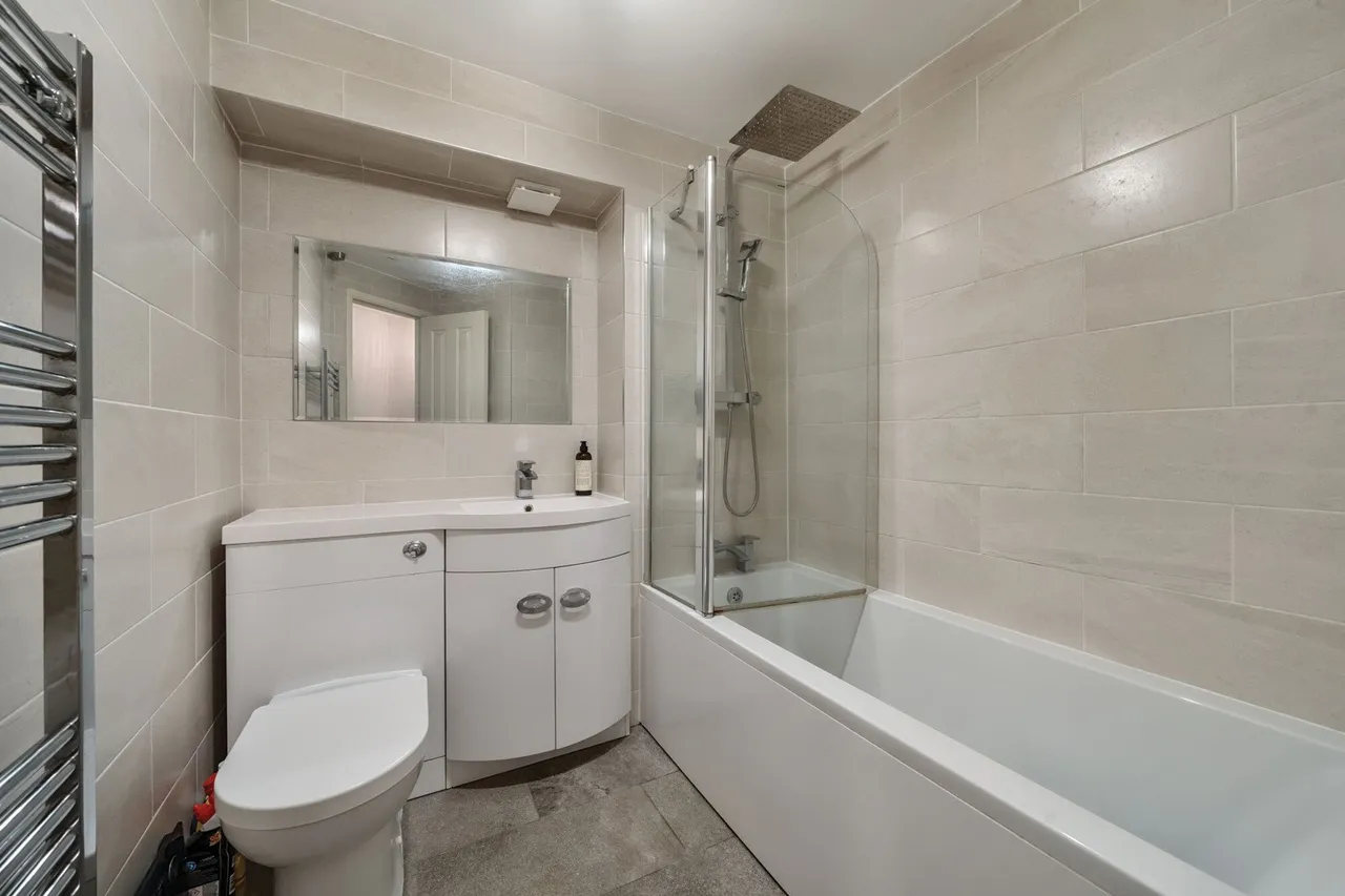 Weald Close, SE16, photo 5