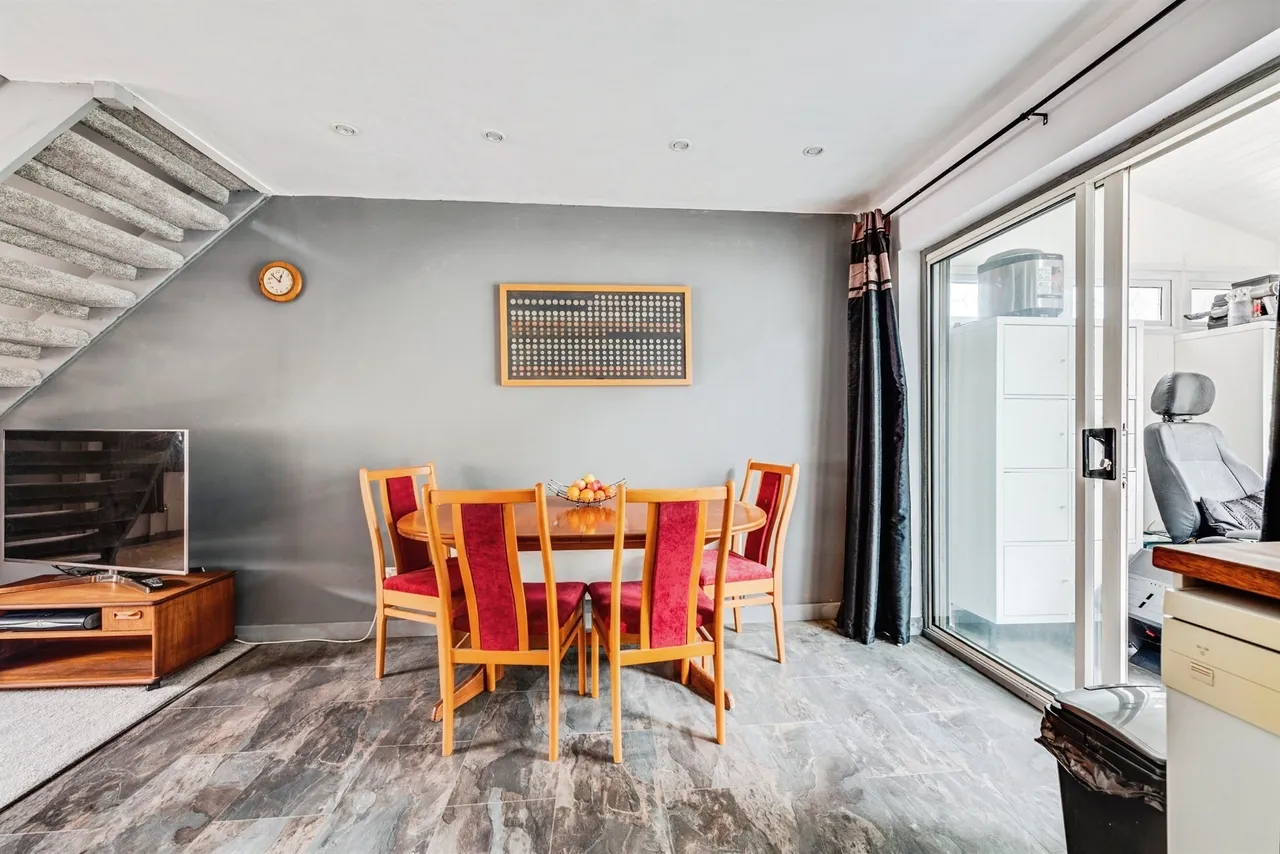 Percheron Close, Shaw, Swindon, photo 10