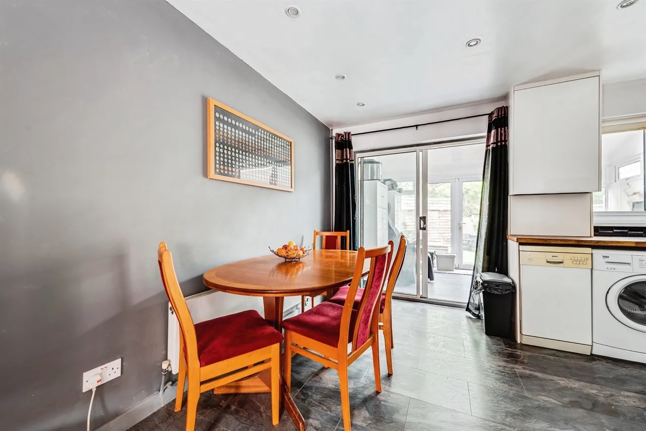 Percheron Close, Shaw, Swindon, photo 8