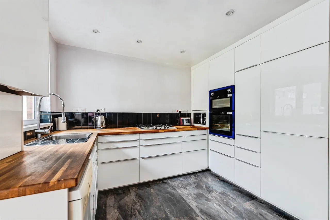Percheron Close, Shaw, Swindon, photo 6
