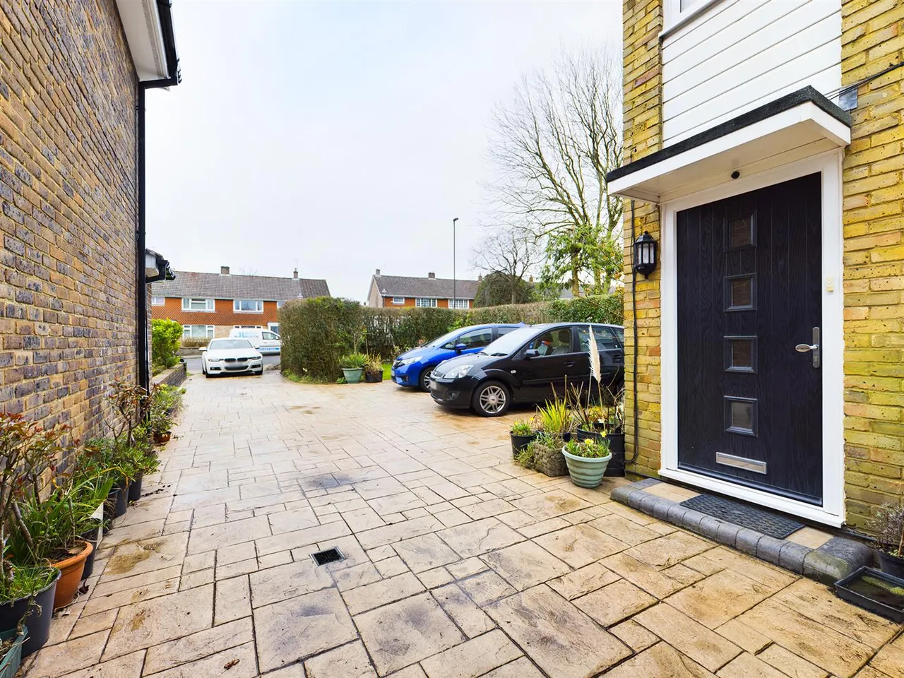Weald Drive, Furnace Green, RH10, photo 13