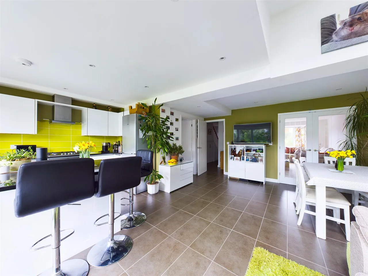 Weald Drive, Furnace Green, RH10, photo 3