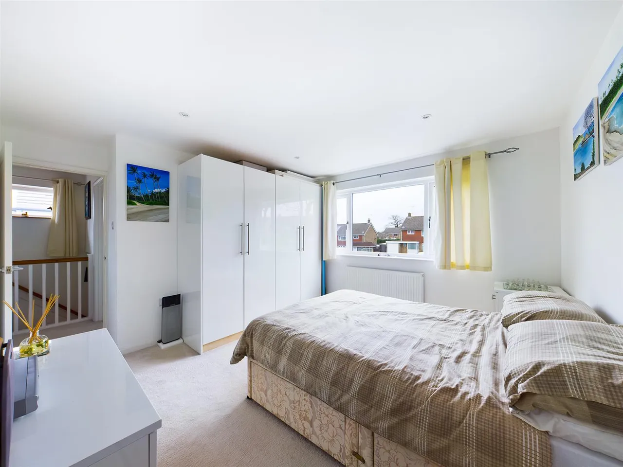Weald Drive, Furnace Green, RH10, photo 9