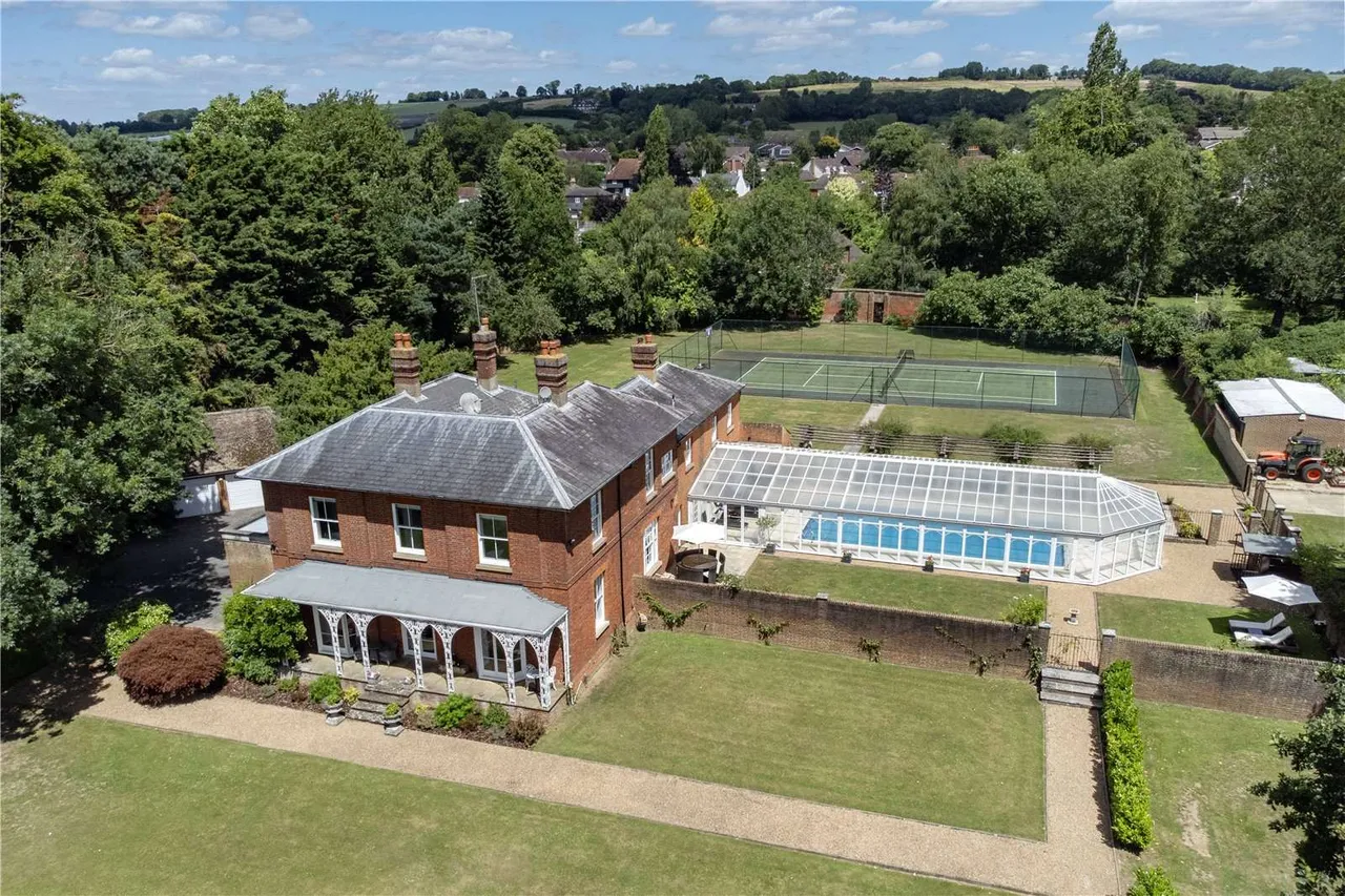 6 bed house for sale, High Street, Yalding, ME18