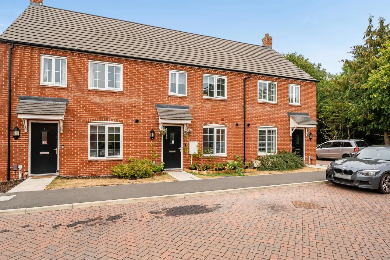 Walshaw Close, Branston, LN4, photo 2