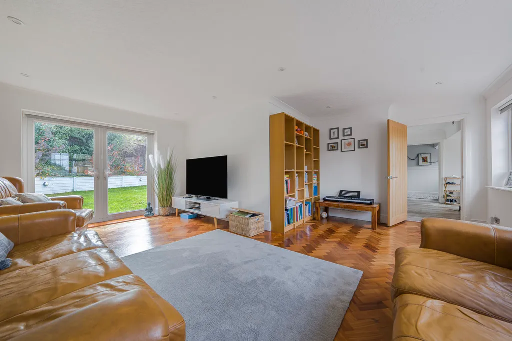 Beacon Close, Uxbridge, photo 3
