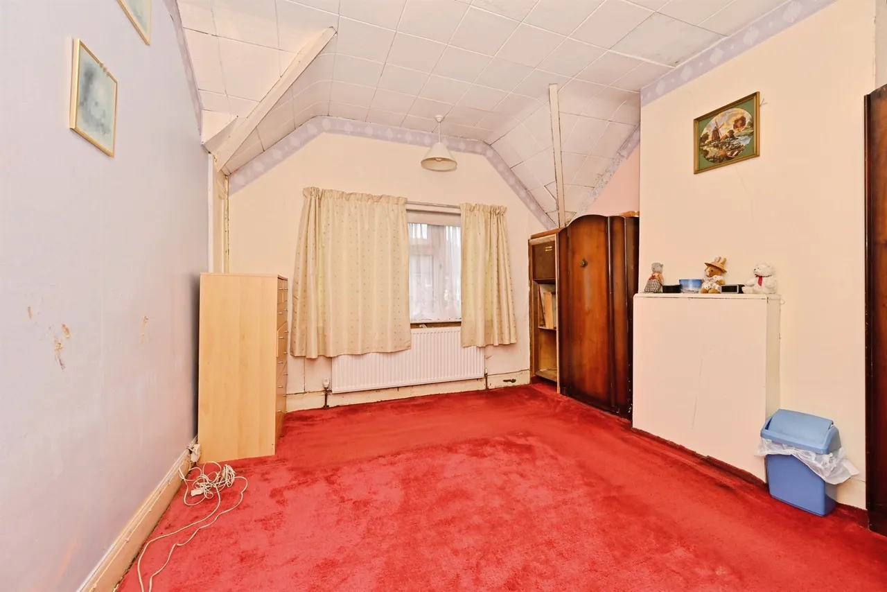 Maytree Crescent, Watford, photo 8