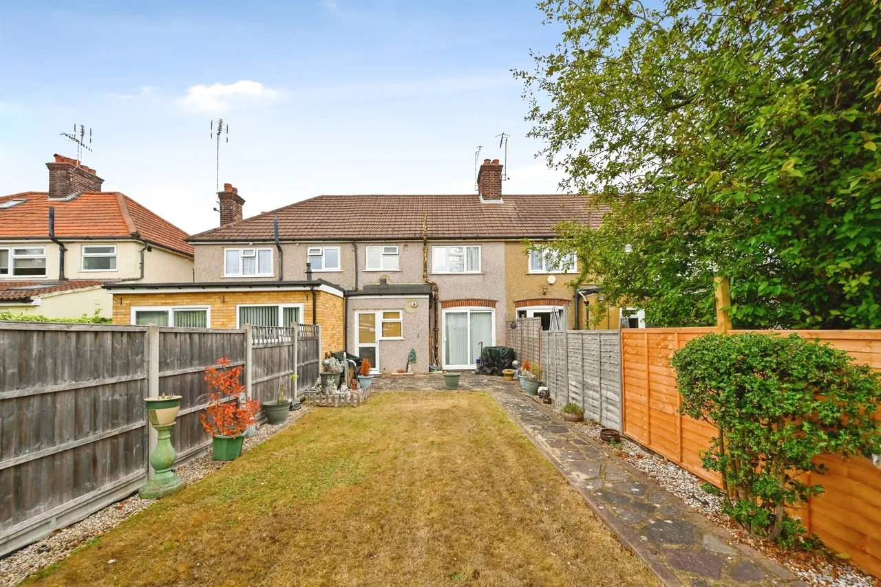Maytree Crescent, Watford, photo 12