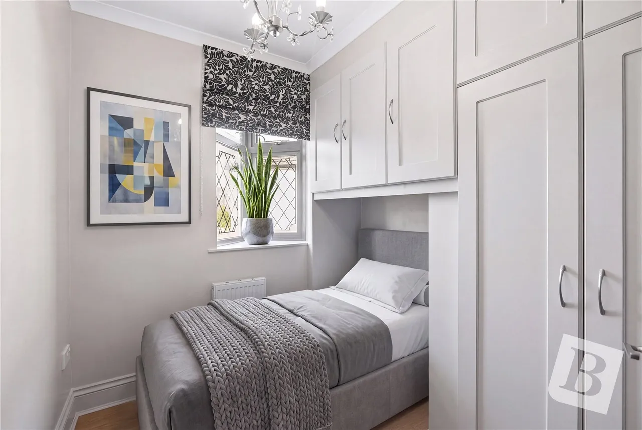 Hyland Close, Hornchurch, RM11, photo 18