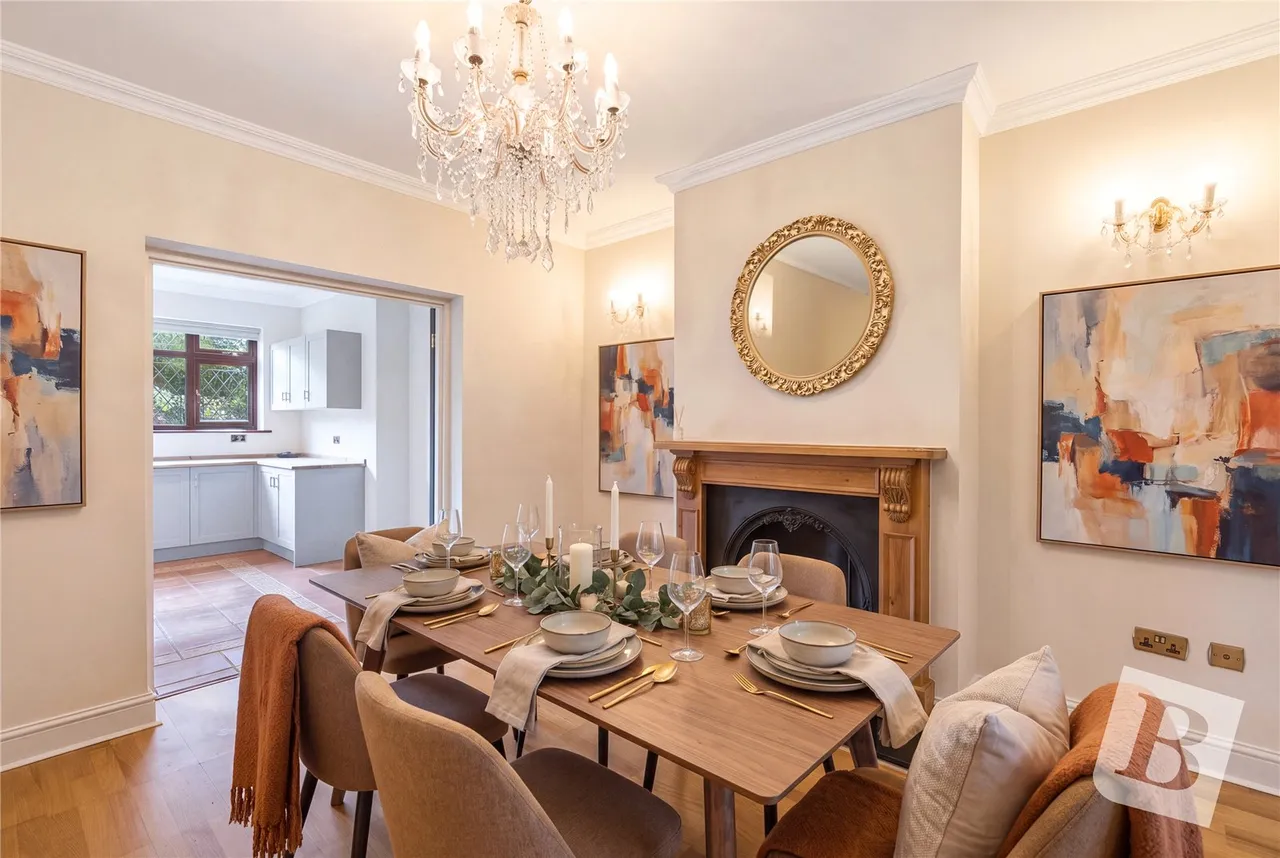 5 bed house for sale, Hyland Close, Hornchurch, RM11