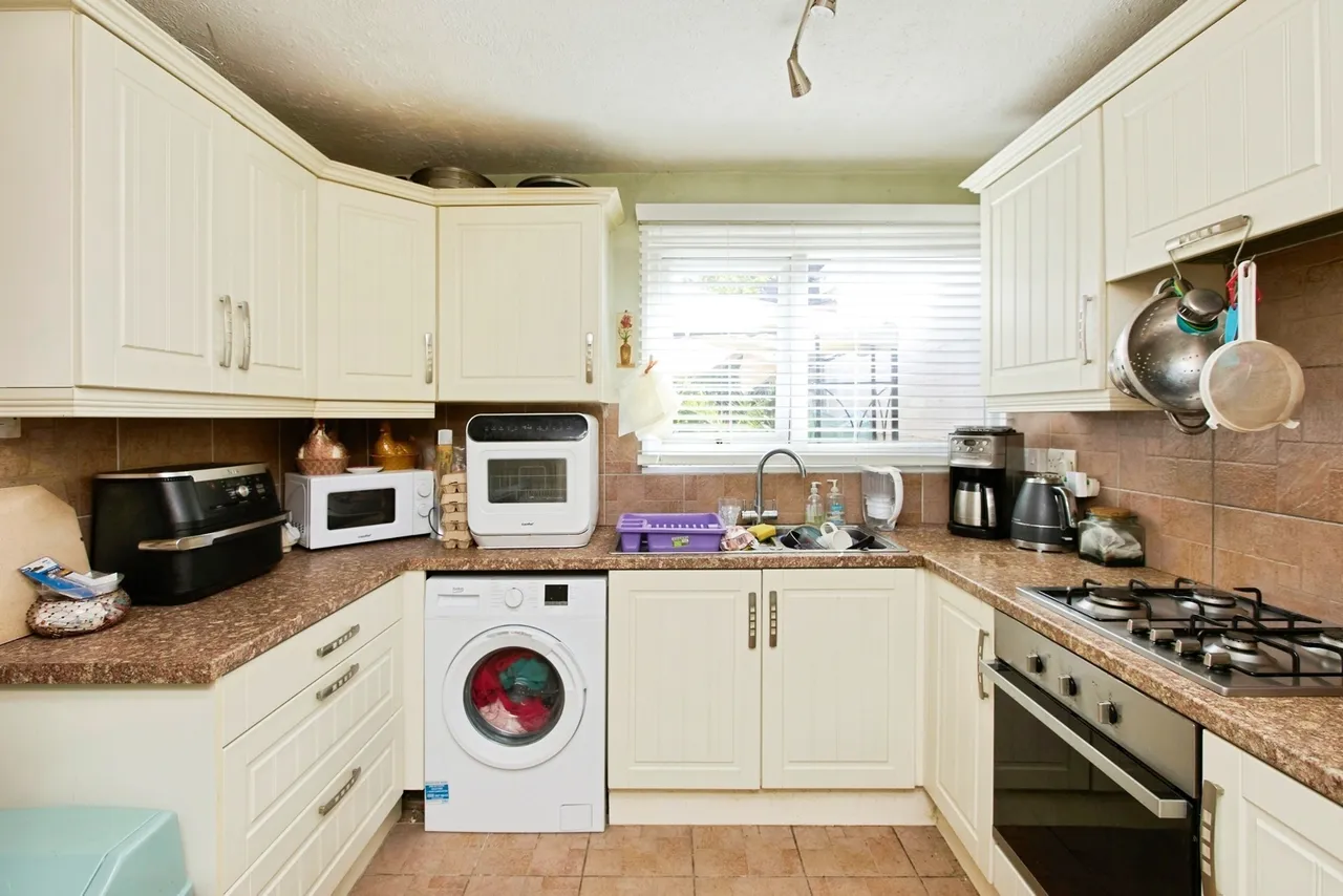 Gayrigg Court, Beeston, Nottingham, Nottinghamshire, NG9, photo 2