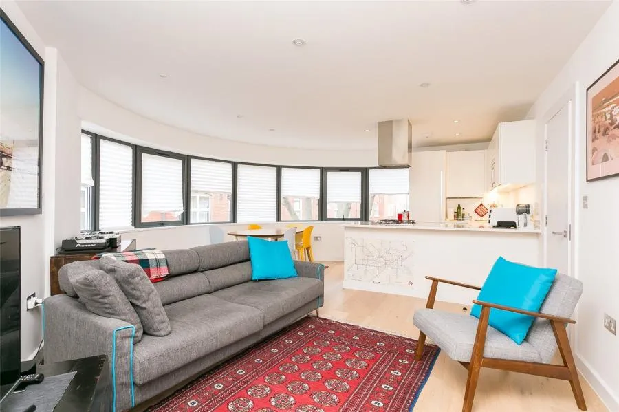 2 bed flat for sale, Sceptre Road, London, E2