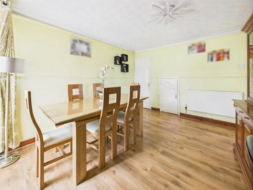 Mayfield Drive, Hucclecote, photo 9