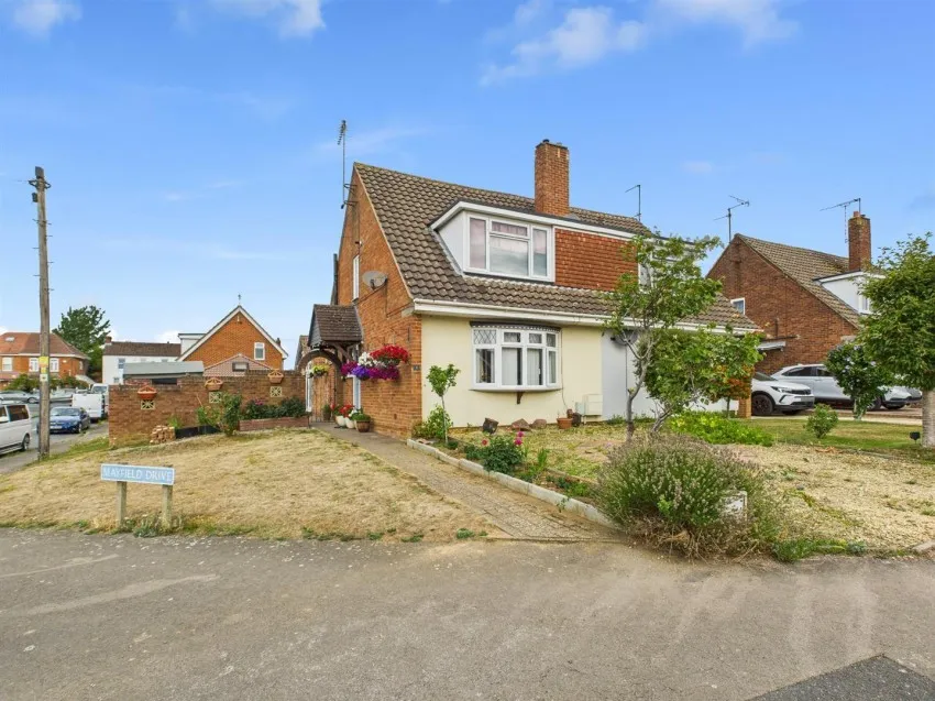 3 bed house for sale, Mayfield Drive, Hucclecote