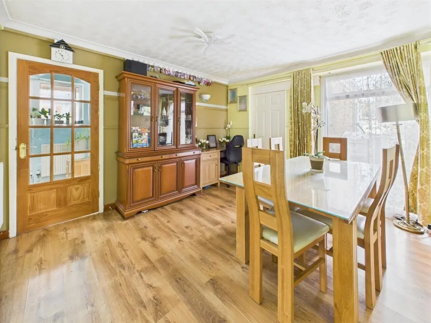 Mayfield Drive, Hucclecote, photo 8