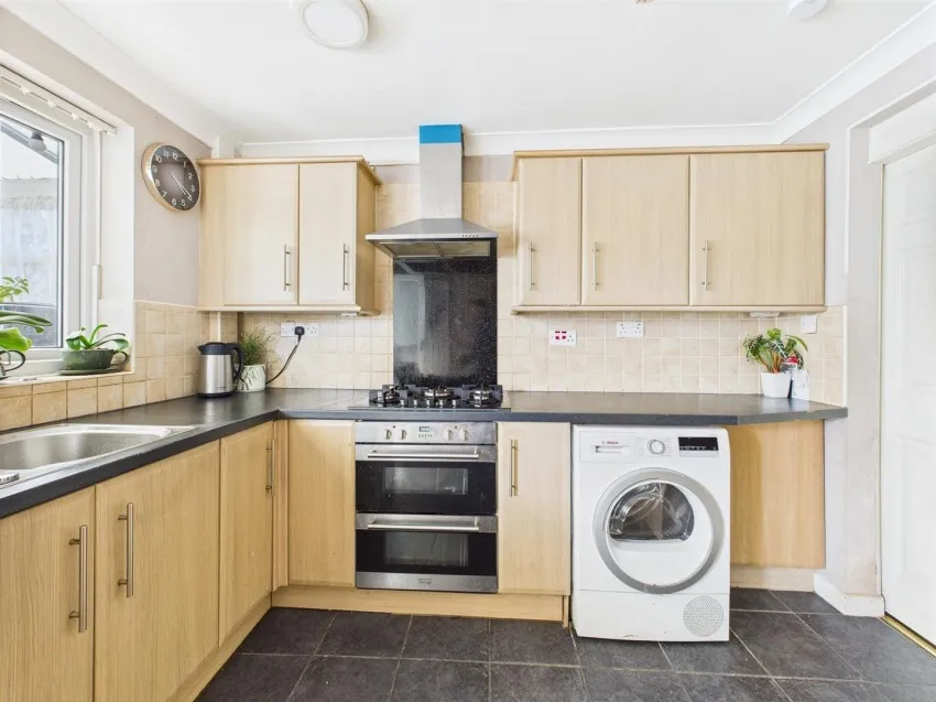 Mayfield Drive, Hucclecote, photo 6