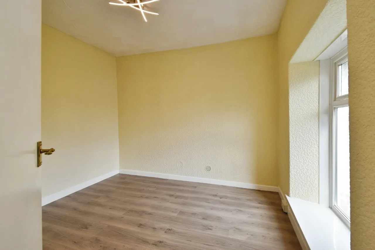 Thomas Street, Pontardawe, SA8, photo 11