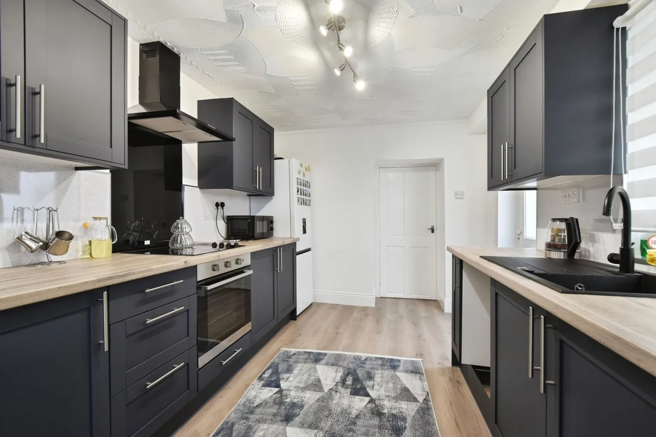 Thomas Street, Pontardawe, SA8, photo 2