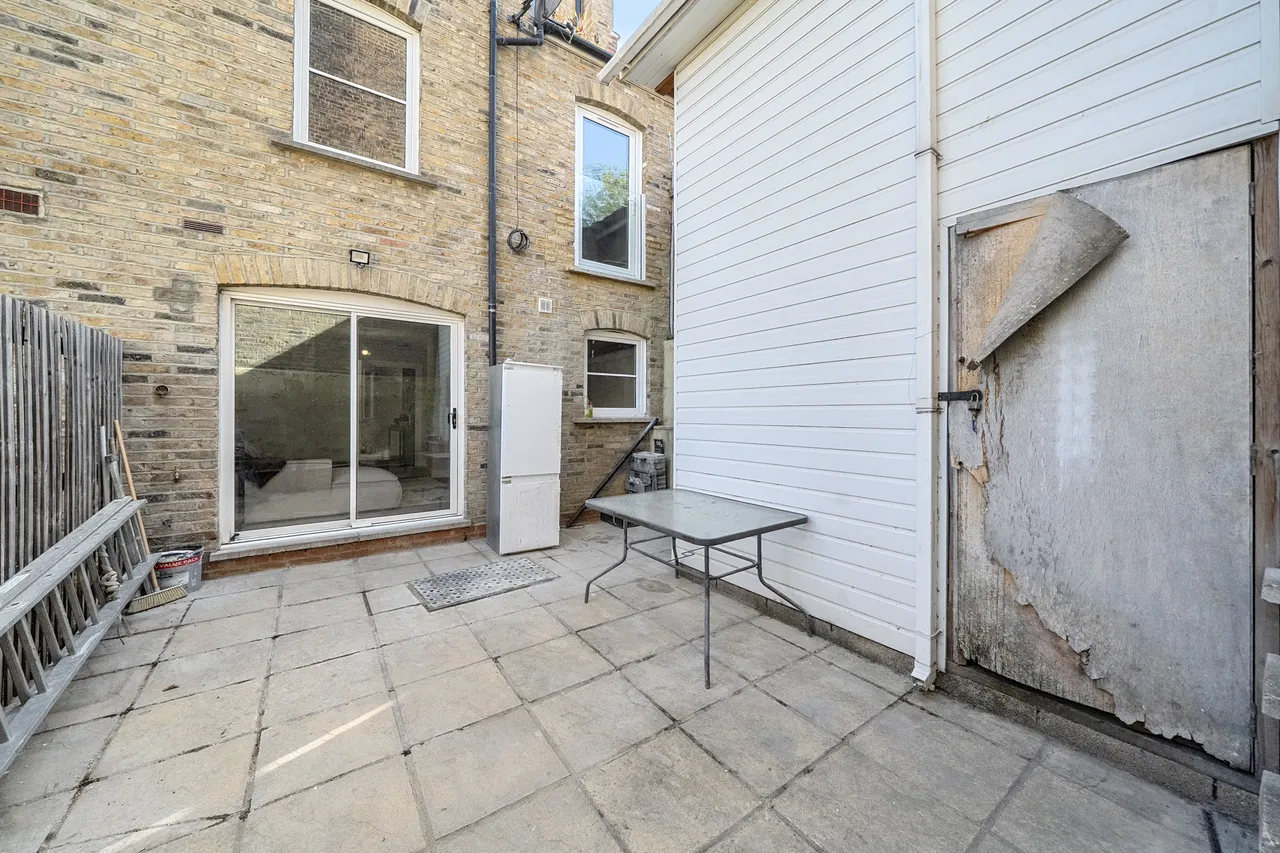 15 Silverthorne Road, London, photo 8