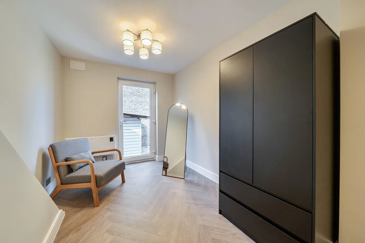 15 Silverthorne Road, London, photo 12