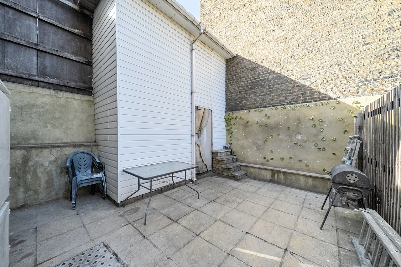 15 Silverthorne Road, London, photo 9