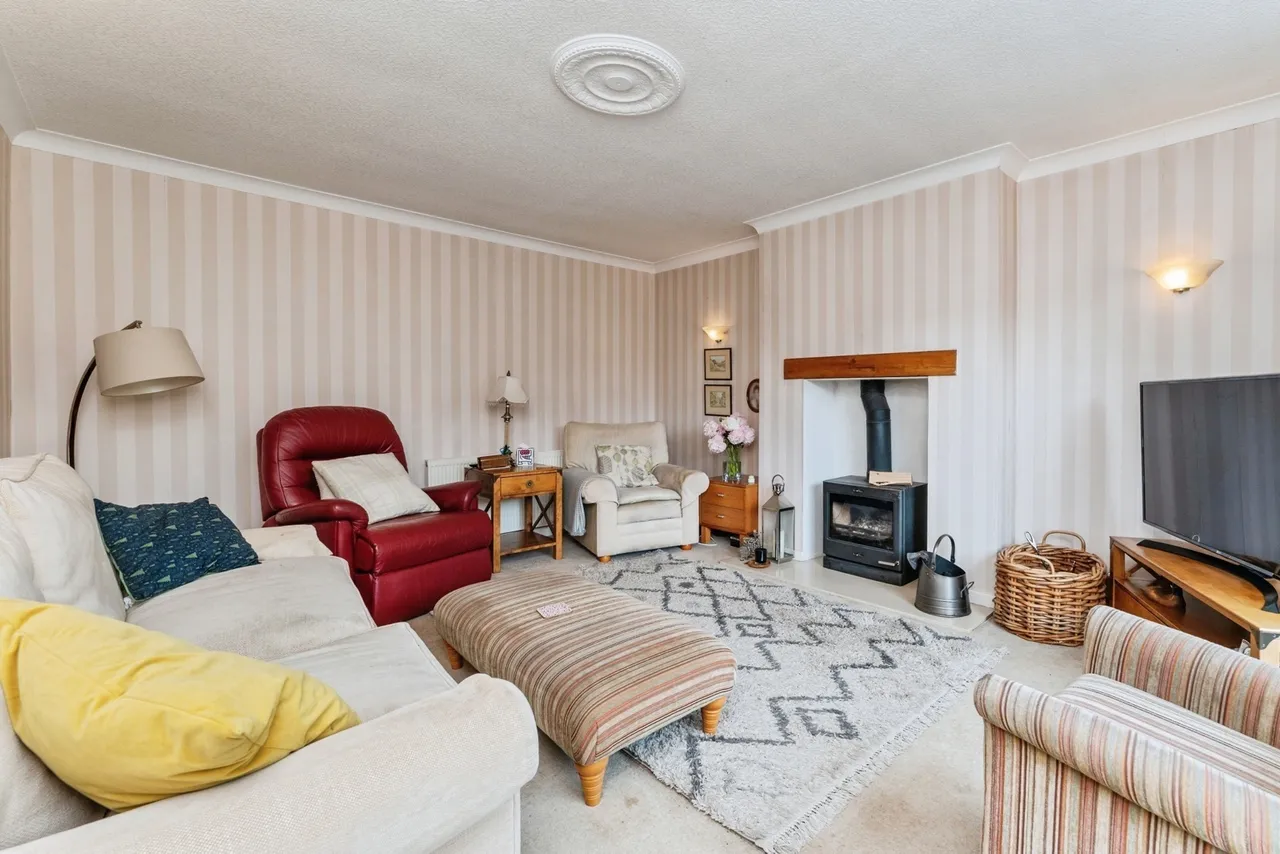 Roe Parc, St. Asaph, LL17, photo 7