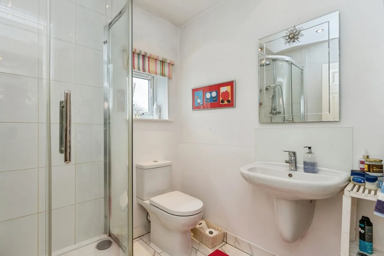 Roe Parc, St. Asaph, LL17, photo 9