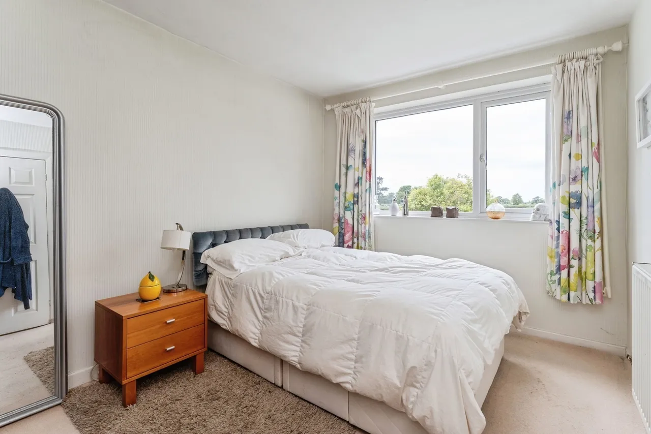 Roe Parc, St. Asaph, LL17, photo 14