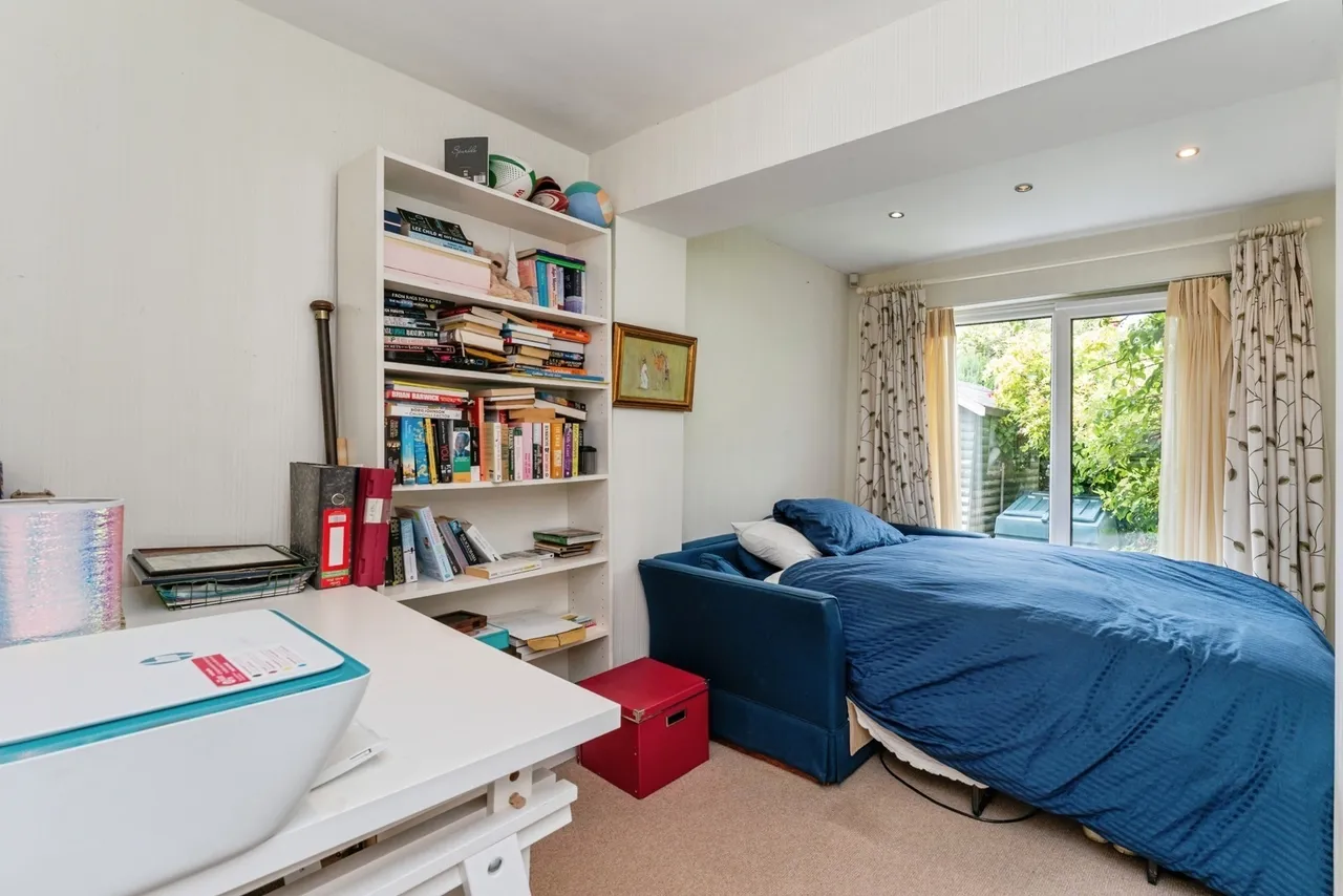 Roe Parc, St. Asaph, LL17, photo 23