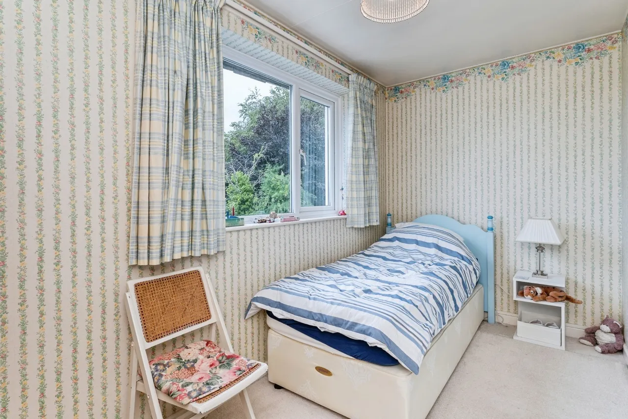 Roe Parc, St. Asaph, LL17, photo 16