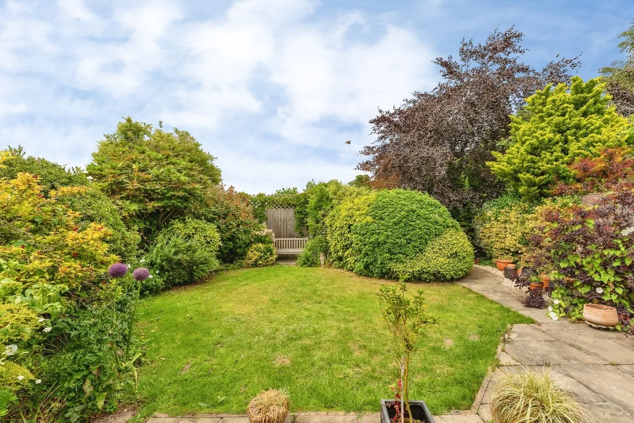 Roe Parc, St. Asaph, LL17, photo 13