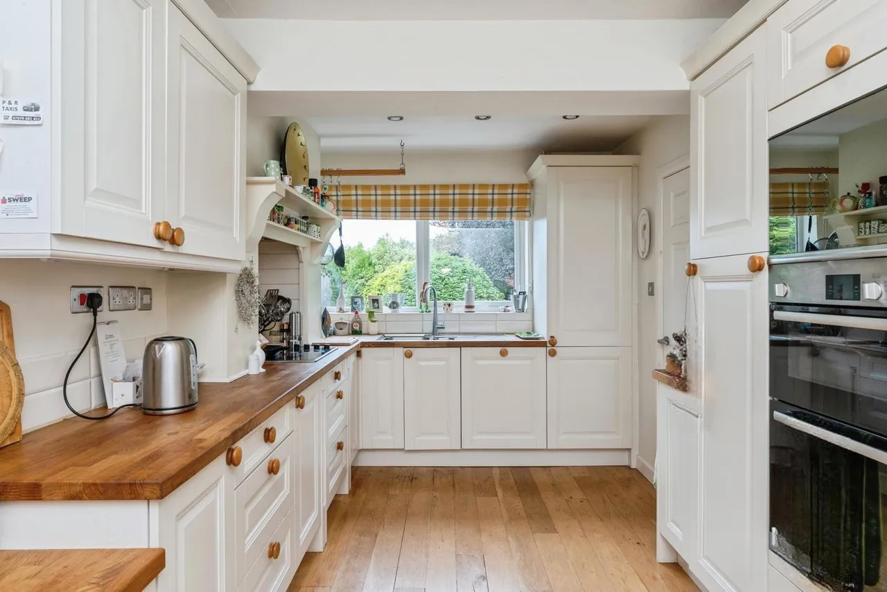 Roe Parc, St. Asaph, LL17, photo 4